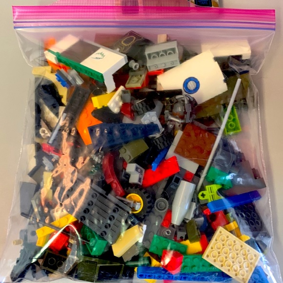 LEGOS 1 pound random pieces - Picture 2 of 3